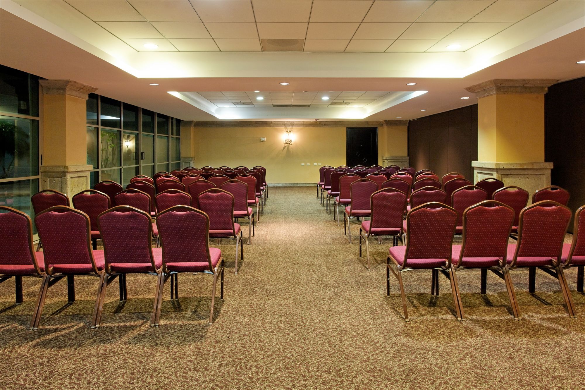 Holiday Inn Reynosa Zona Dorada Ngoại thất bức ảnh